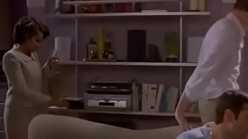 Um Toque de Rosa (Touch of Pink) - 2004 ‧ Romance/Com&eacute_dia rom&acirc_ntica ‧ 1h 31m