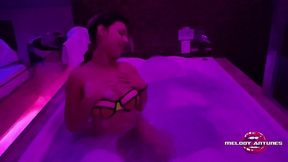 a espetacular atriz melody antunes recebeu um belo convite do amigo dotado pro motel e la a boquinha de veludo ganhou a melhor gozada do xvideos dentro da hidro! confira!