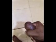 Me vengo bien rico pajiandome