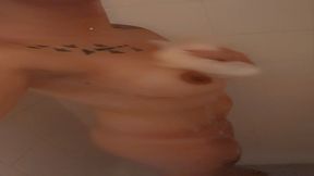 qui viens me frotter le dos