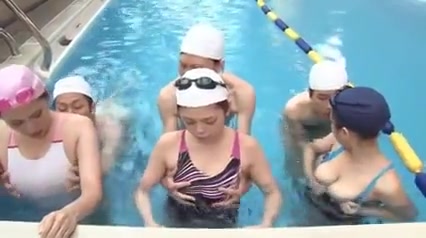 Japanese swimming game 2