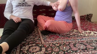 زندایی بهم گفت سینه هام چطورن٫ ماساژ دادم هورنی شدیم
