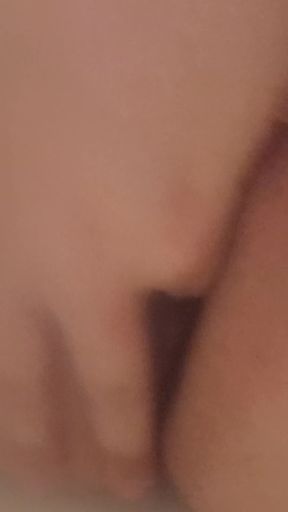 Chubby girl gets her anal hole fingered