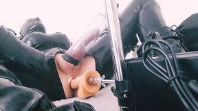 Totally Enclosed Latexdoll Fucked by Machine and Play with Ass-pussy