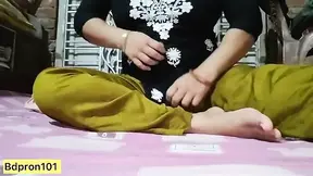 Desi Housewife's steamy new scene