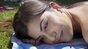 Outdoors Wet Lesbian Orgasms - Steamy Lezbiana Action
