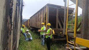 os operarios pegaram pesado hoje no trabalho chamaram o amigo para uma orgia na hora do almoco e a sobremesa foi com muito leite no rabo e no meio dos trilhos e vagoes dos trens part ii (teaser)