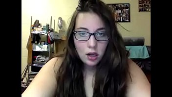 Lovely nerd and chubby wants to cum for you