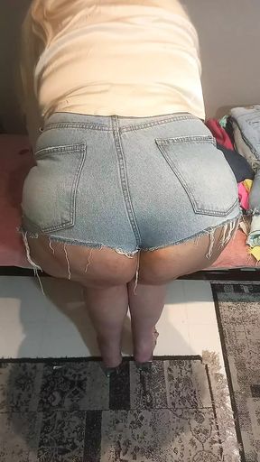 My big ass in shorts for you cum!