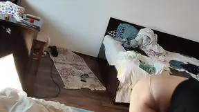sexy naakte vrouw krijgt sperma op haar enorme kont tijdens hete voorspel