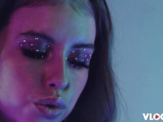 Skinny Honey Eden Ivy Tempting Vibe Caught on Camera
