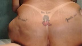 Coloquei ele pra morar aqui em casa porque minha tia pediu, agora do dando o cu pra ele sem meu marido saber