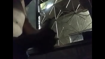 TOCANDO UMA DE JANELA ABERTA VIZINHA QUERENDO VER