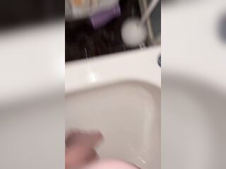 Redhead sexy wife oral-sex in the shower but