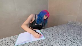 Solo Pee Girl Top and Sexy Girls and a Lot of Pee