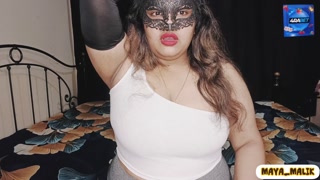 Boyfriend ke cheat karne ke bad Maya uske friend se se chudi or apne boyfriend ko video share ki