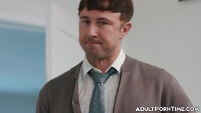 Massive titted Cubbi Thompson uses her body to arouse neighbor