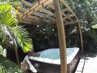 Hottie's Hottub Anal drilling & Ramming ft FreakyT