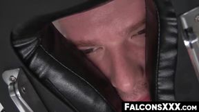FalconsXXX.com - Fit hunks with a passion for massage get naughty and start raw fucki