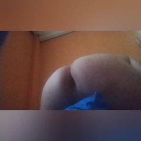 Chubby ass alone at home