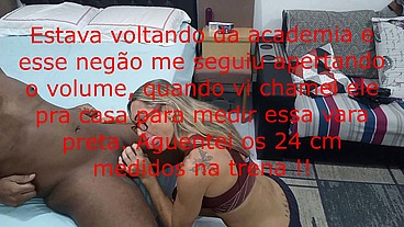 Negão com 24 cm de vara medidos na trena deixou meu cuzinho largo (vídeo completo)
