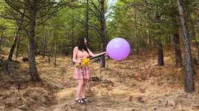82 Tossing 36in Balloons Around A Forest