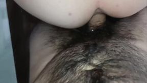 Mi hermanastra me chupa la polla y me la follo duro