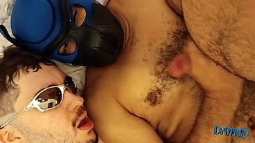 diabinho e cachorrão fodem cuzinho tatuado
