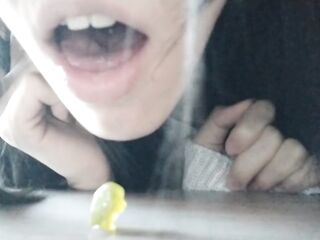 Giantess uses her throat to play with tinys