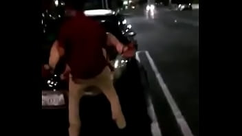 Cojiendo en el estacionamiento