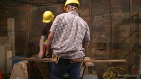 Obnoxious contruction worker gets what he deserved