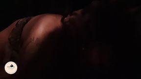 video sem censura. mulher casada traindo o marido com mendigo dentro do carro e terminando a foda em local abandonado. uma mao na direcao e outra no carinho