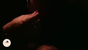 video sem censura. mulher casada traindo o marido com mendigo dentro do carro e terminando a foda em local abandonado. uma mao na direcao e outra no carinho