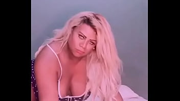 Larissa close  safada
