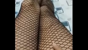 Chica tv con medias de red