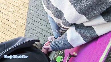 Extreme public blowjob on the city bridge