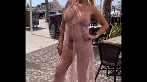 Nouvelle journ&eacute_e au Cap d'_Agde en portant une tenue bien sexy comme je les ...