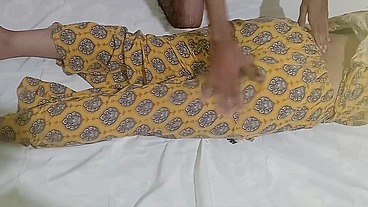 Real little stepsister & big stepbrother hardcore indian sex Soteli Bahan ko Ghodi Bna Liya Sardi Me Full hindi audio full HD