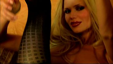 Victoria Zdrok Spreads Wide And Fingers Deep