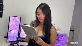 gozando no rosto e no oculos da secretaria - raissa conte