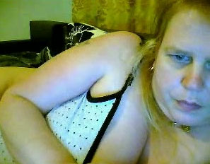 Chunky busty blonde milf on the webcam is horny for me