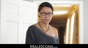 MaleIcons.com - Armond's deep throat skills pleasuring Max's impressive dong