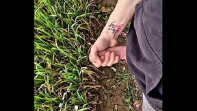 Twink Cums in Public Cruising Park