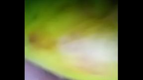 Se masturba para mi con un platano