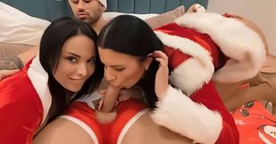 2 meres noel coquinent avec un mec