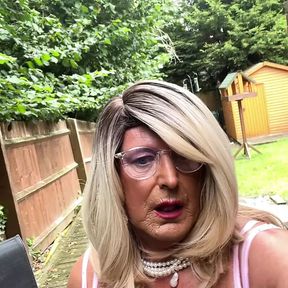 Sexy crossdresser Kellycd2022 in pink stockings and heels