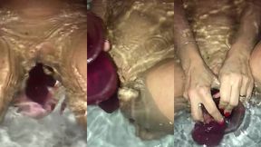 attimi di piacere nella vasca da bagnoattimi di piacere nella vasca da bagno
