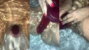 attimi di piacere nella vasca da bagnoattimi di piacere nella vasca da bagno