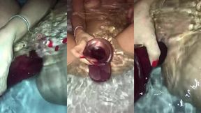 attimi di piacere nella vasca da bagnoattimi di piacere nella vasca da bagno