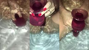 attimi di piacere nella vasca da bagnoattimi di piacere nella vasca da bagno